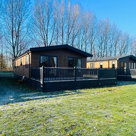 Loki'S Retreat Lodge With Hot Tub 요크 외부 사진